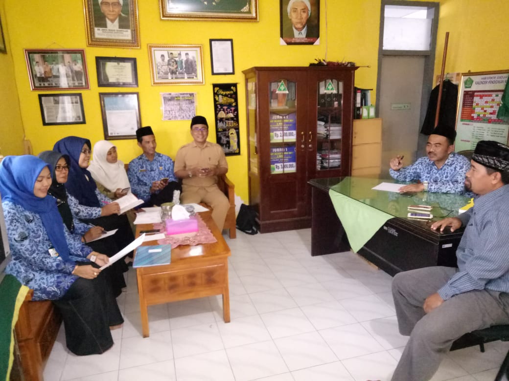 Tim Website MTsN 3 Jombang Pelatihan Penulisan