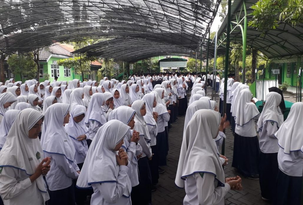 UN Sebentar Lagi, Siswa Kelas IX Doa Bersama Sebelum Try Out