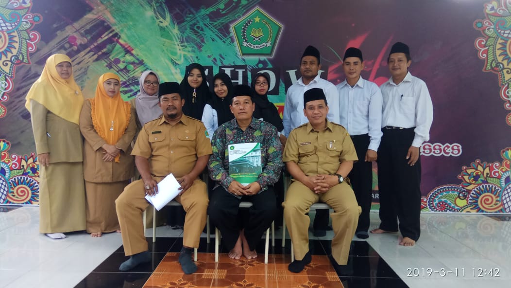 Pelepasan Mahasiswa PPL-PPG di MTsN 3 Jombang Berlangsung Haru