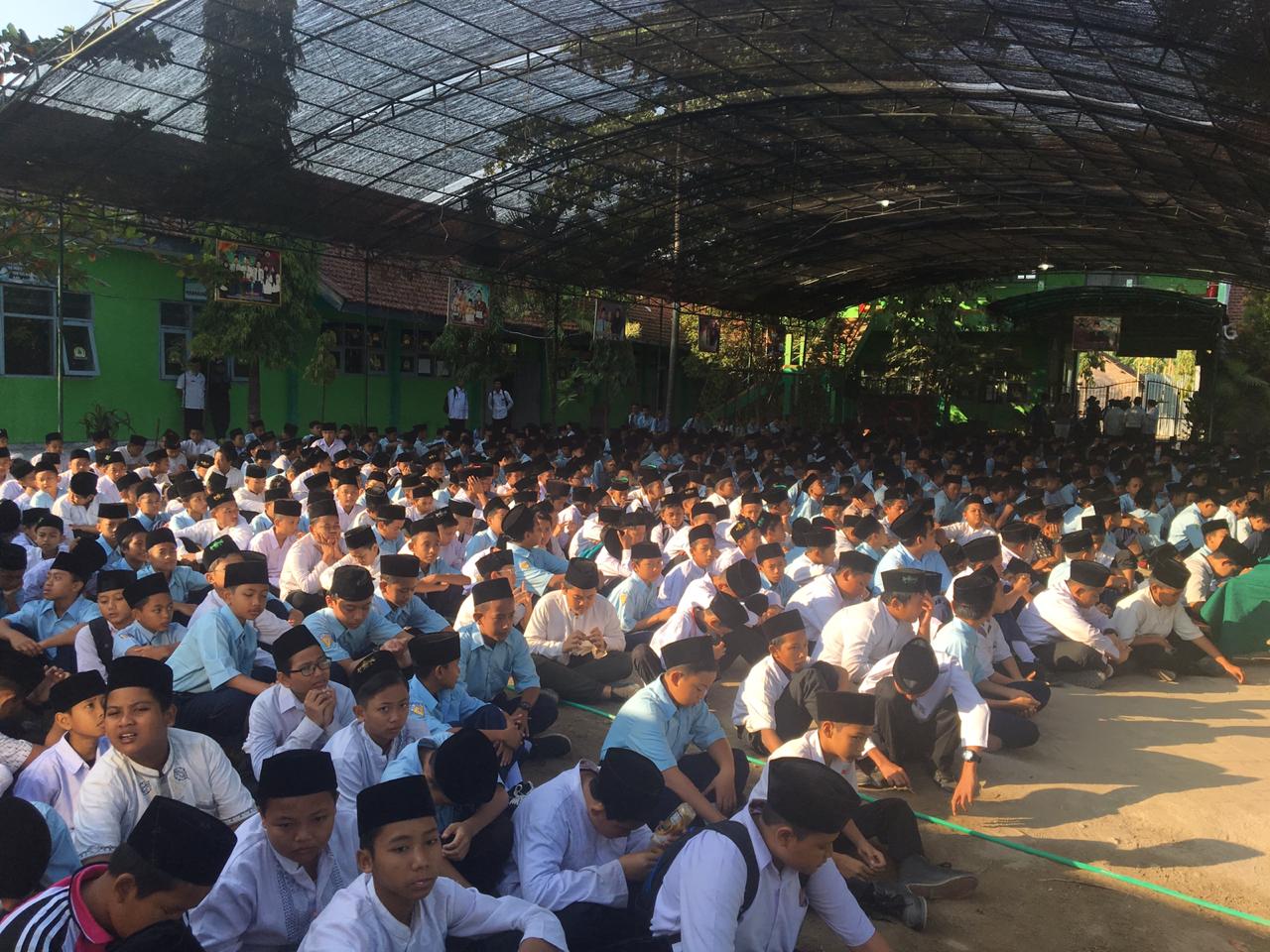 KH. Abdul Choliq Mustaqim Wafat, Keluarga Besar MTsN 3 Tambakberas Adakan Tahlil Bersama