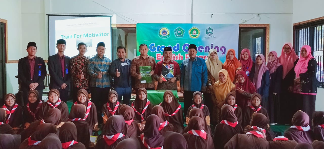 Language Center MTsN 3 Jombang Kerjasama dengan ELCoS STKIP PGRI Jombang