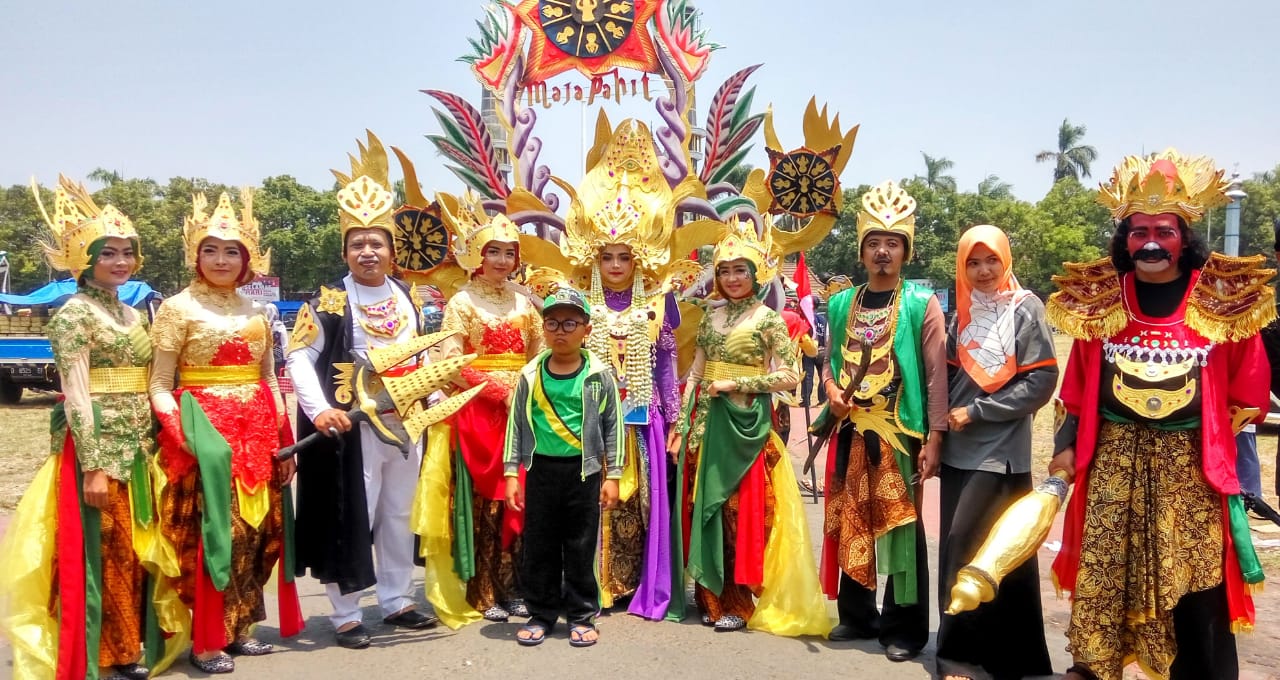 MTsN 3 Jombang Juarai Kategori Penyaji Terbaik Non Ranking Pawai Budaya