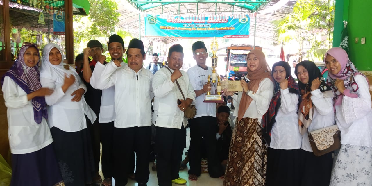 MTsN 3 Jombang Sabet Gelar Penampilan Terbaik Kirab Budaya HSN 2019