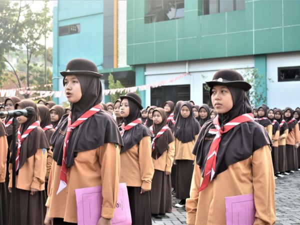 Peringati Hari Pramuka, MTsN 3 Jombang Gelar Apel  Hari Pramuka Ke-61