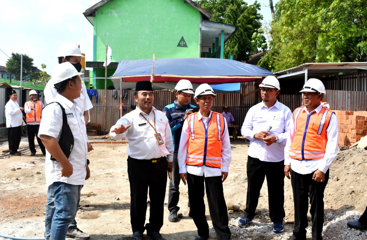 Kabid Pendma Kanwil Jatim Tinjau Pembangunan Gedung SBSN 3 MTsN 3 Jombang