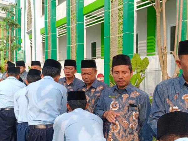 MTSN 3 JOMBANG GELAR  ACARA HALAL BI HALAL DI HARI PERTAMA MASUK MADRASAH SETELAH LIBUR LEBARAN