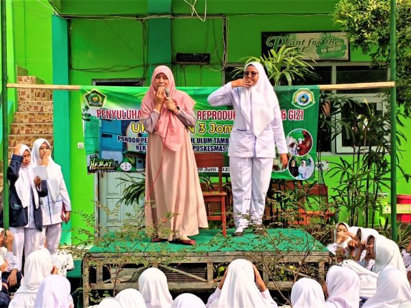 MTsN 3 Jombang PP Bahrul Ulum Tambakberas Sukses Laksanakan Penyuluhan Kesehatan Reproduksi Remaja Bekerja Sama dengan Puskesmas Tambakrejo Jombang