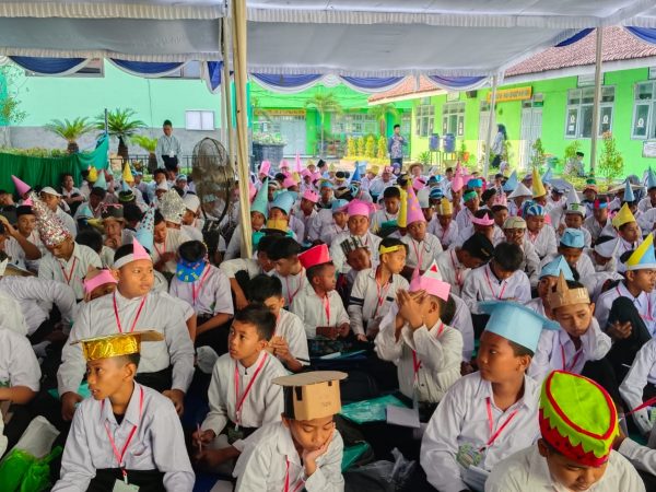 MTsN 3 Jombang PP Bahrul Ulum Melaksanakan Matsama untuk Siswa Baru Tahun Pelajaran 2023-2024