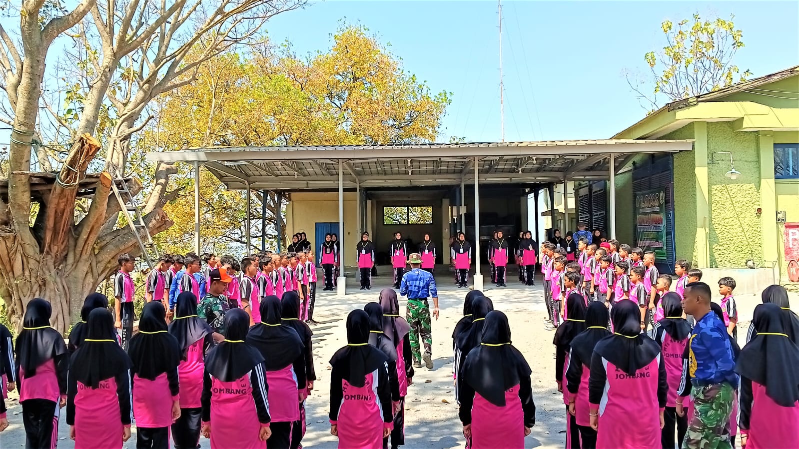 LDKS OSIS MTsN 3 Jombang Pondok Pesantren Bahrul Ulum: Membangun Kepemimpinan dan Karakter Siswa