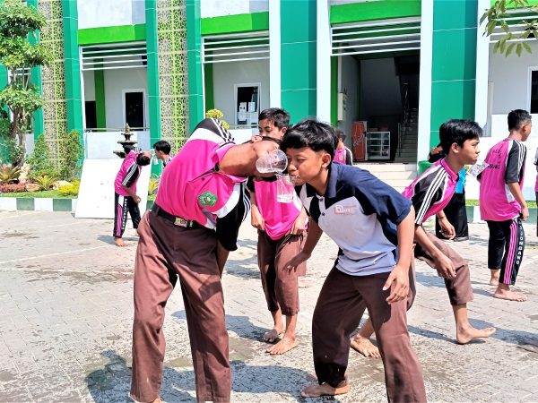 Meriahkan HUT RI ke-78, MTsN 3 Jombang PP Bahrul Ulum Tambakberas Gelar Beragam Perlombaan