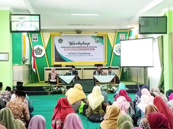 MTsN 3 Jombang PP. Bahrul Ulum Sukses Gelar Workshop Pembuatan Soal Berstandar Nasional