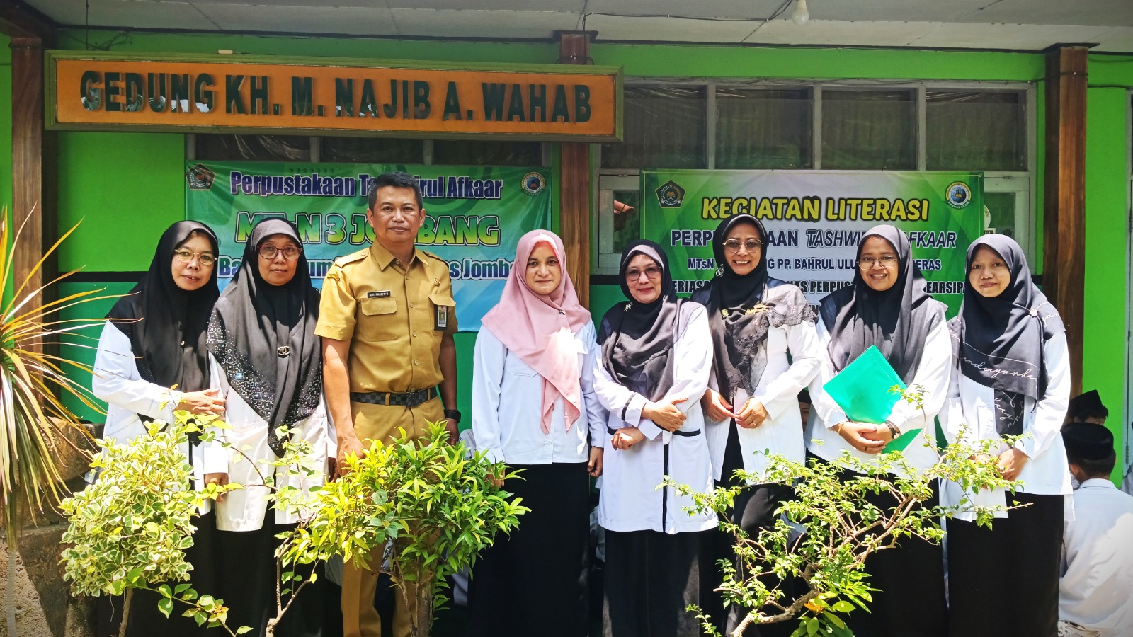 Perpustakaan Tashwirul Afkaar MTsN 3 Jombang PP Bahrul Ulum dan Dinas Perpustakaan Kabupaten Jombang Bersinergi dalam Program Melek Literasi