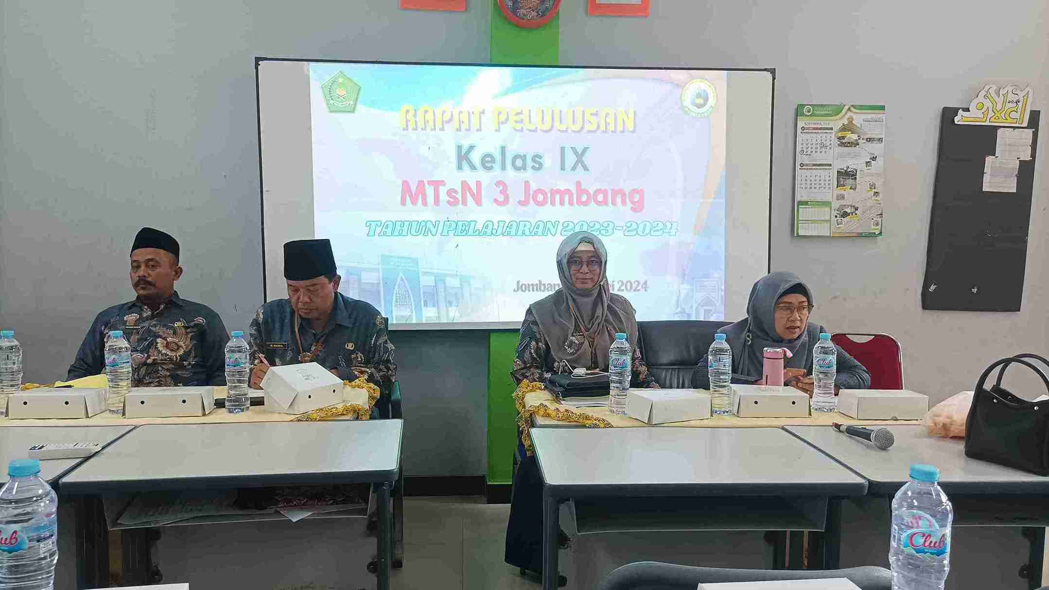 Rapat Kelulusan Kelas IX MTsN 3 Jombang PP. Bahrul Ulum Tambakberas