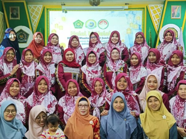 Harmonisasi Kebersamaan dalam Halal Bi Halal Dharma Wanita Persatuan MTsN 3 Jombang