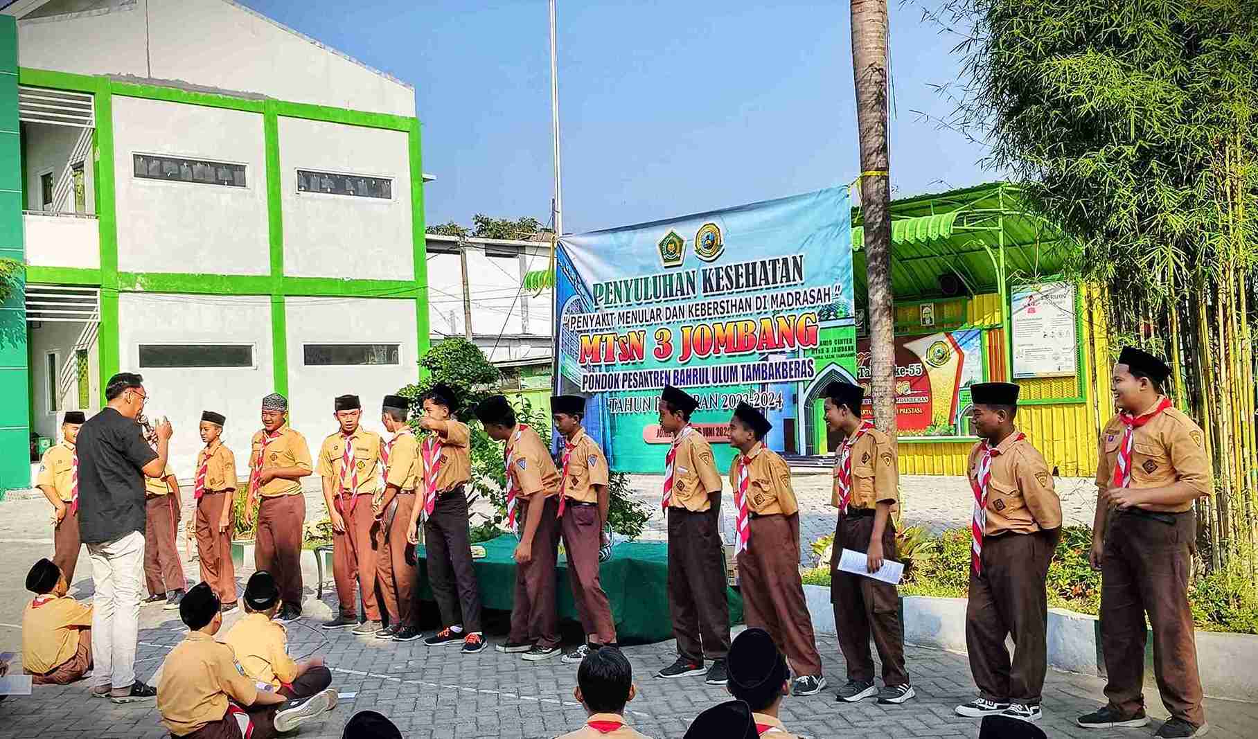 Puskesmas Tambakrejo Gelar Penyuluhan Kesehatan di MTsN 3 Jombang PP Bahrul Ulum