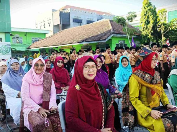 Semarak HUT RI ke-79: MTsN 3 Jombang Hadirkan Tradisi dan Religiusitas dalam Perayaan Kemerdekaan yang Penuh Khidmat