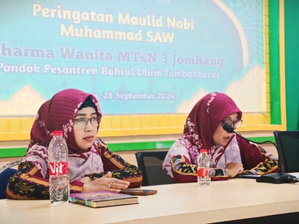 Peringatan Maulid Nabi Muhammad dan Pertemuan Dharma Wanita MTsN 3 Jombang Berlangsung Khidmat