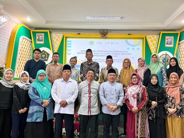 Sosialisasi Pendidikan Kesehatan Reproduksi dan Uji Coba Modul Setara Perspektif Islam di MTsN 3 Jombang