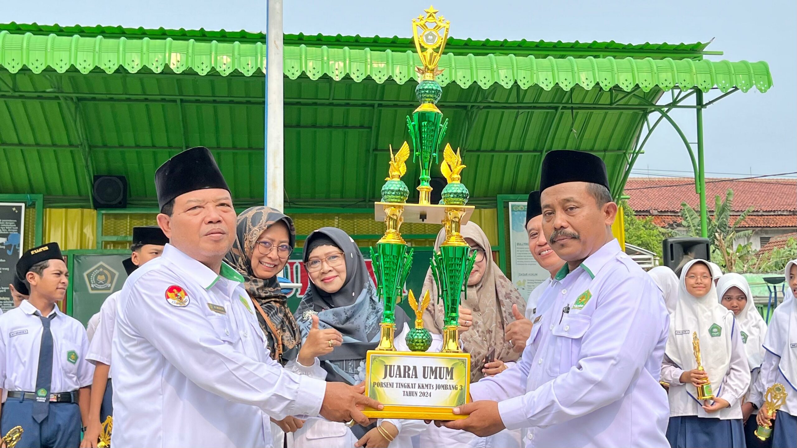 MTsN 3 Jombang Dominasi PORSENI KKMTs Jombang 3 Tahun 2024 dengan 38 Medali