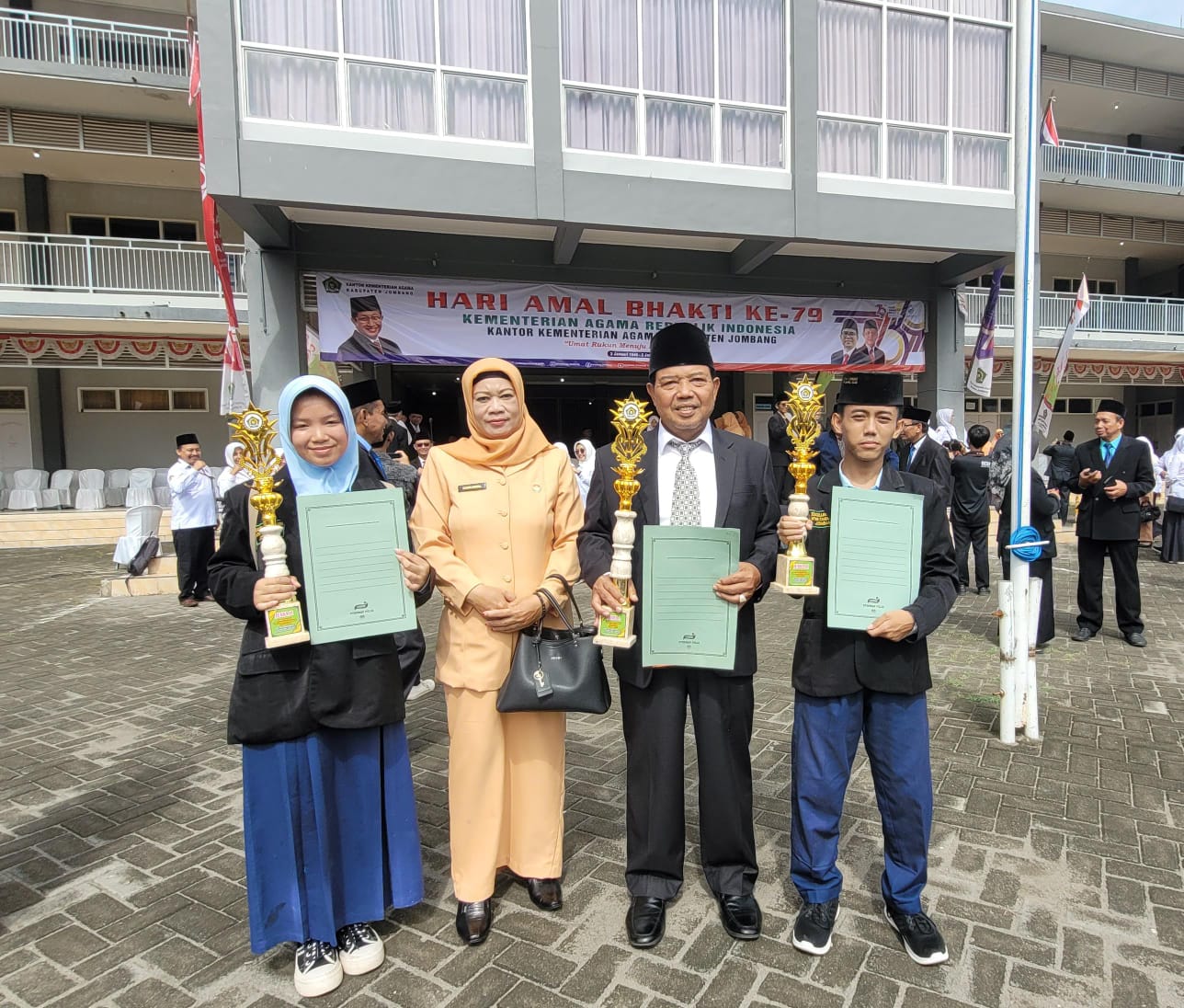 MTsN 3 Jombang Torehkan Prestasi Gemilang di Hari Amal Bhakti ke-79 Kementerian Agama