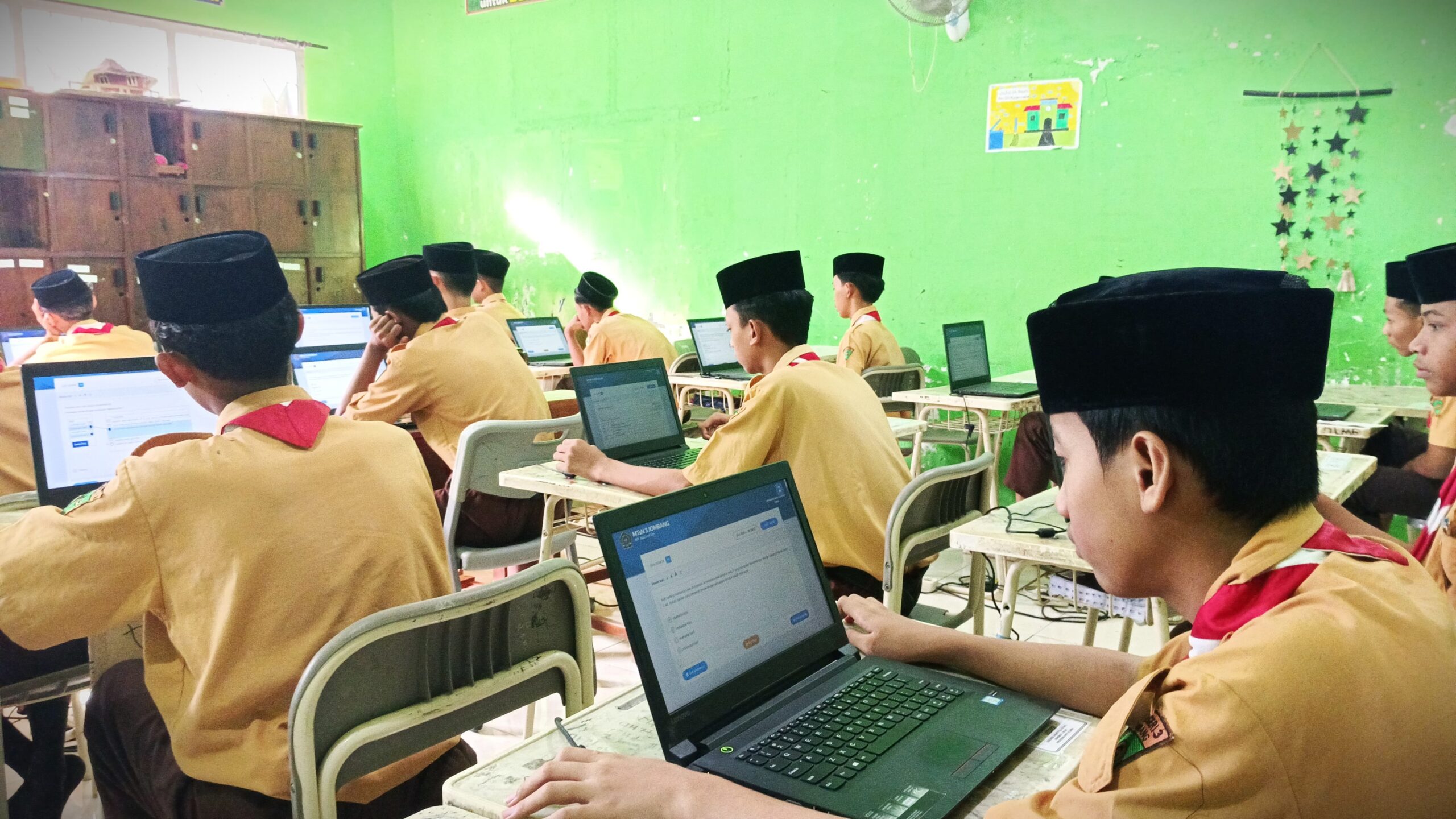 MTsN 3 Jombang Sukses Gelar Ujian Madrasah Berbasis Komputer (UMBK) Tahun 2025 MTsN 3 Jombang Sukses Gelar Ujian Madrasah Berbasis Komputer (UMBK) Tahun 2025