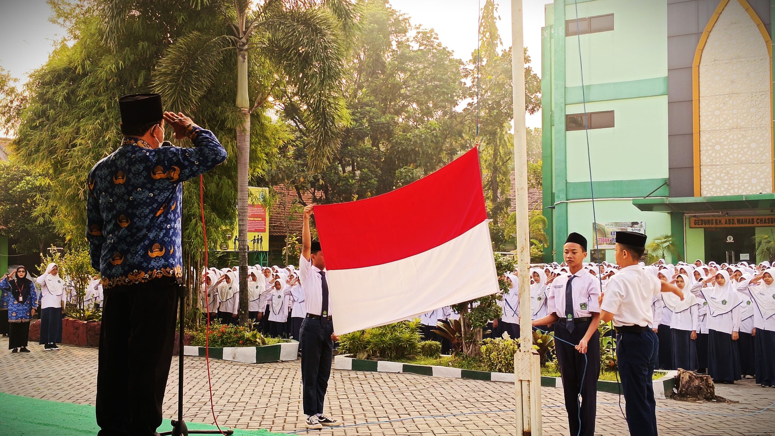 MTsN 3 Jombang Peringati Hari Lahir Pancasila dengan Upacara Bendera MTsN 3 Jombang Peringati Hari Lahir Pancasila dengan Upacara Bendera