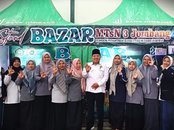 MTsN 3 Jombang Meriahkan Al-Haflatul Kubro dengan Bazar dan Pameran Karya Siswa MTsN 3 Jombang Meriahkan Al-Haflatul Kubro dengan Bazar dan Pameran Karya Siswa