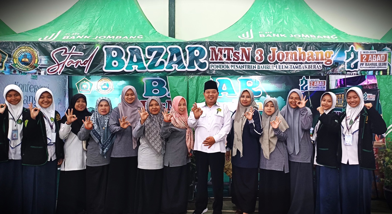 MTsN 3 Jombang Meriahkan Al-Haflatul Kubro dengan Bazar dan Pameran Karya Siswa MTsN 3 Jombang Meriahkan Al-Haflatul Kubro dengan Bazar dan Pameran Karya Siswa