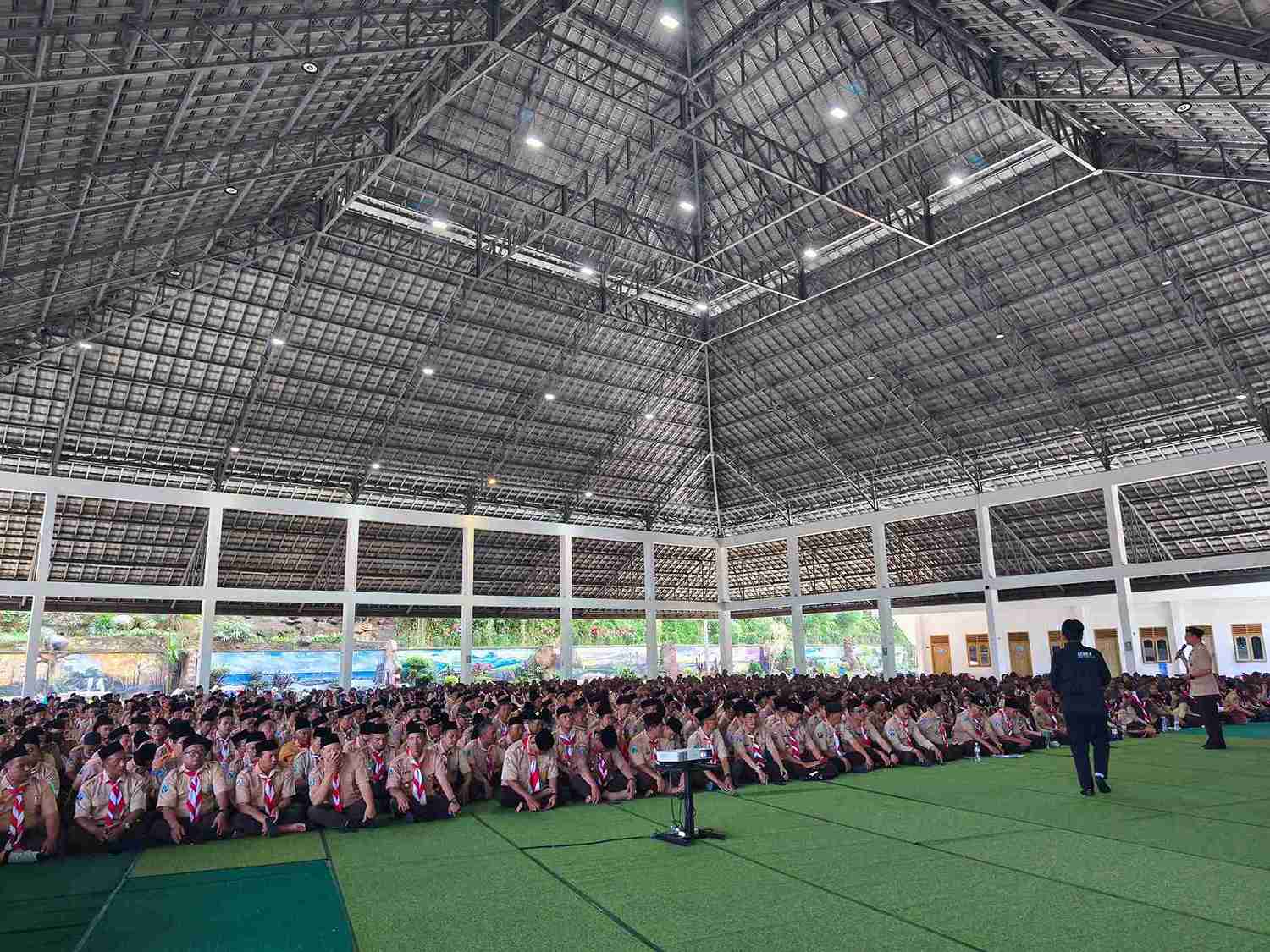 Mengabdi dengan Hati, Berkarya untuk Negeri: ASN MTsN 3 Jombang Hadiri Kemah ASN 2025
