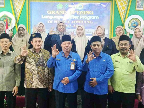 Grand Opening Language Center, 235 Siswa Siap Asah Kemampuan Bahasa Inggris