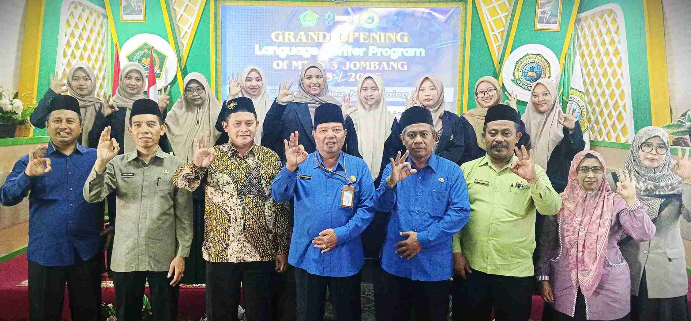 Grand Opening Language Center, 235 Siswa Siap Asah Kemampuan Bahasa Inggris Grand Opening Language Center, 235 Siswa Siap Asah Kemampuan Bahasa Inggris