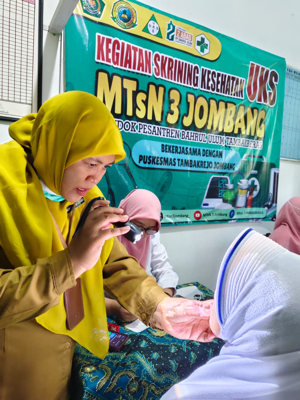 MTsN 3 Jombang Gelar Screening Kesehatan Siswa Bekerjasama dengan Puskesmas Tambakrejo