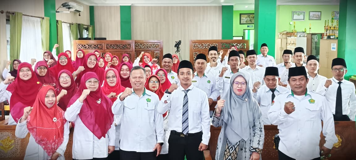 Balai Diklat Keagamaan Surabaya Gelar Pelatihan Metodologi Pembelajaran di MTsN 3 Jombang Balai Diklat Keagamaan Surabaya Gelar Pelatihan Metodologi Pembelajaran di MTsN 3 Jombang