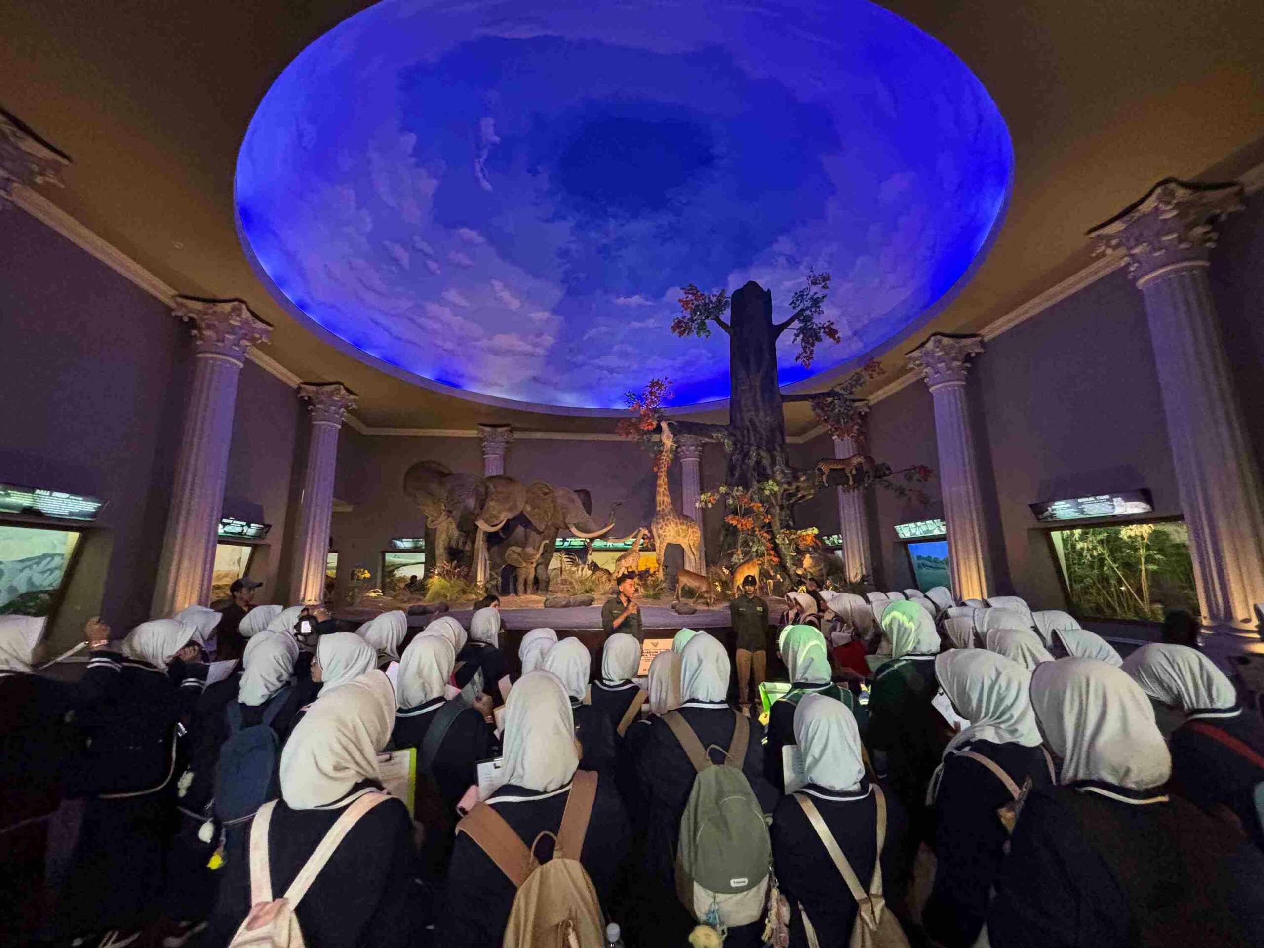 Perjalanan Ilmiah Kelas Unggulan MTsN 3 Jombang: Menghubungkan Ilmu dengan Pengalaman Nyata Perjalanan Ilmiah Kelas Unggulan MTsN 3 Jombang: Menghubungkan Ilmu dengan Pengalaman Nyata