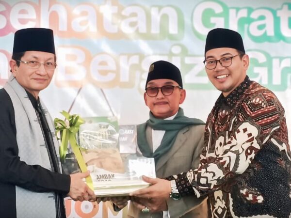 Kunjungan Menteri Agama RI ke MTsN 3 Jombang Bahrul Ulum Tambakberas: Pantau (CKG) Cek Kesehatan Gratis dan MBG (Makan Bergizi Gratis) dalam rangka ithlaq hari santri 2025
