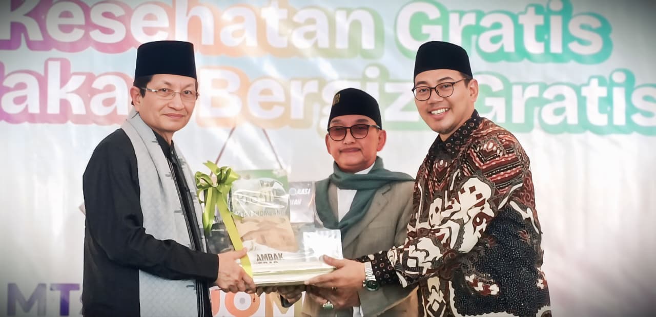 Kunjungan Menteri Agama RI ke MTsN 3 Jombang Bahrul Ulum Tambakberas: Pantau (CKG) Cek Kesehatan Gratis dan MBG (Makan Bergizi Gratis) dalam rangka ithlaq hari santri 2025 Kunjungan Menteri Agama RI ke MTsN 3 Jombang Bahrul Ulum Tambakberas: Pantau (CKG) Cek Kesehatan Gratis dan MBG (Makan Bergizi Gratis) dalam rangka ithlaq hari santri 2025