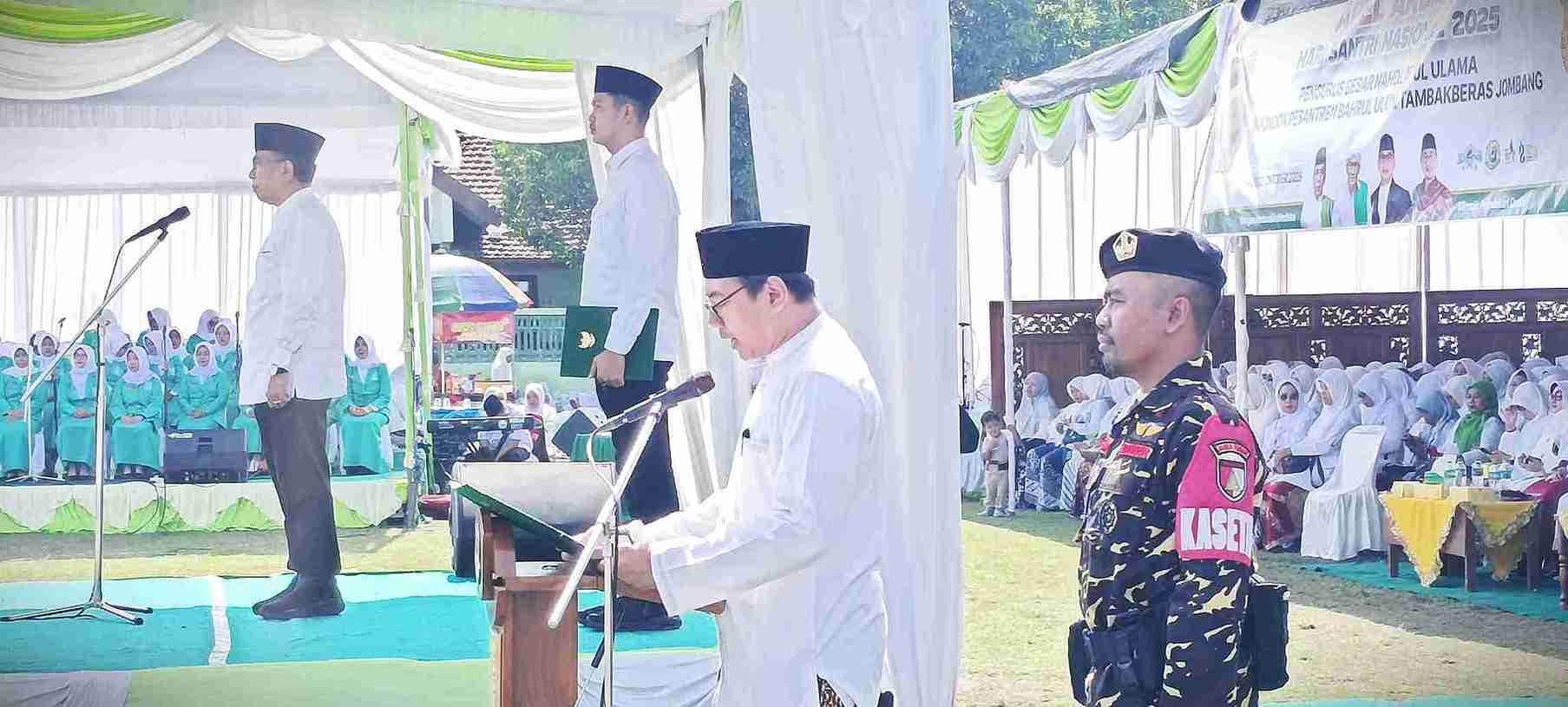 Hari Santri Nasional 2025: MTsN 3 Jombang Wujudkan Nilai Kepesantrenan dan Cinta Tanah Air Hari Santri Nasional 2025: MTsN 3 Jombang Wujudkan Nilai Kepesantrenan dan Cinta Tanah Air