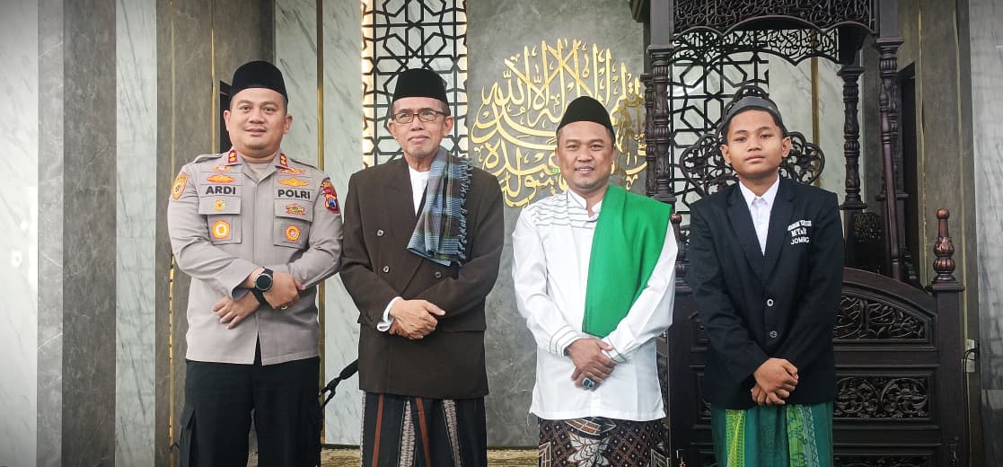Pembinaan Bilal dan Muadzin MTsN 3 Jombang: Menyiapkan Generasi Penerus yang Berakhlak dan Siap Mengabdi di Masyarakat Pembinaan Bilal dan Muadzin MTsN 3 Jombang: Menyiapkan Generasi Penerus yang Berakhlak dan Siap Mengabdi di Masyarakat