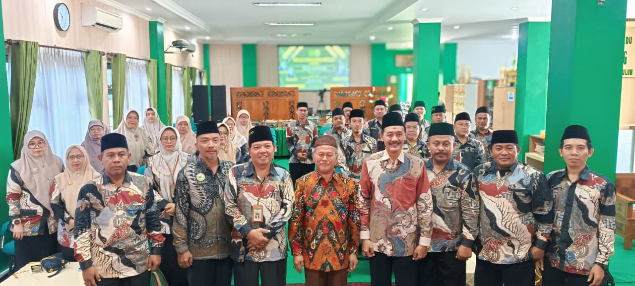 PKKM 2025: MTsN 3 Jombang Mantapkan Kinerja Kepemimpinan Madrasah PKKM 2025: MTsN 3 Jombang Mantapkan Kinerja Kepemimpinan Madrasah