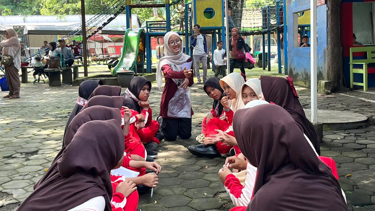 Language Innovation Visit (LIVI) MTsN 3 Jombang: Pembelajaran di Luar Kelas yang Edukatif dan Bermakna