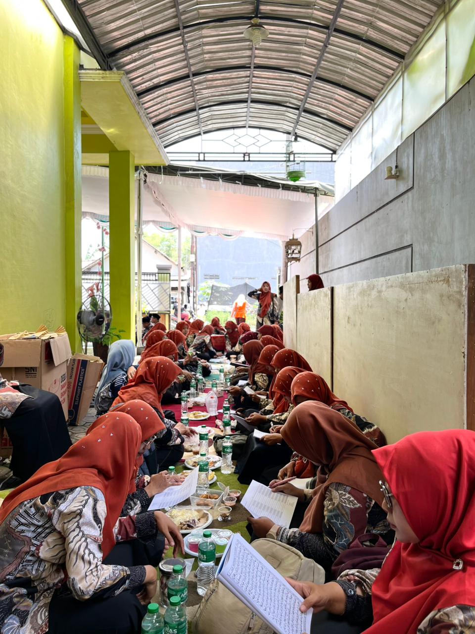 Silaturahmi Guru dan Pegawai MTsN 3 Jombang Berlangsung Khidmat dan Penuh Kebersamaan