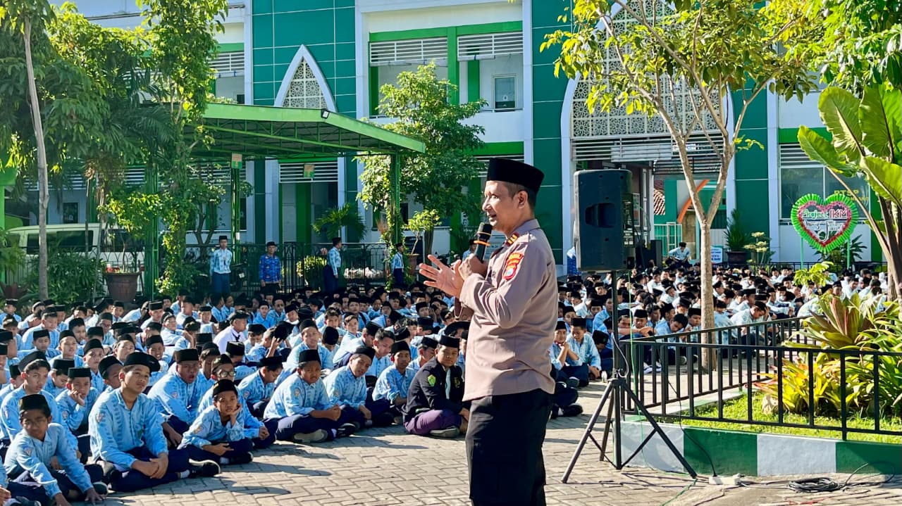 MTsN 3 Jombang Gelar Pembinaan Karakter Anti Bullying, NAPZA, dan Kenakalan Remaja Bersama POLRES Jombang MTsN 3 Jombang Gelar Pembinaan Karakter Anti Bullying, NAPZA, dan Kenakalan Remaja Bersama POLRES Jombang