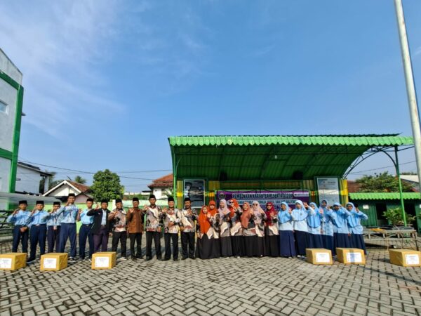 MTsN 3 Jombang Gelar Kegiatan Kokurikuler Ecocraft Bertema Madrasah Sehat, Bersih, dan Berkah