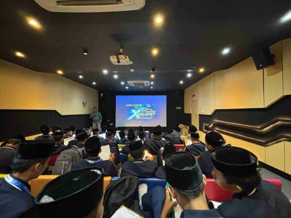 Excellent Class Scientific Journey Kelas Unggulan MTsN 3 Jombang Perluas Wawasan Siswa Melalui Edukasi Lapangan