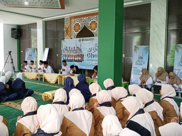 Menghafal dalam Sekali Duduk, 28 Siswa Passion Religi MTsN 3 Jombang Ikuti Tasmi’ 3–5 Juz