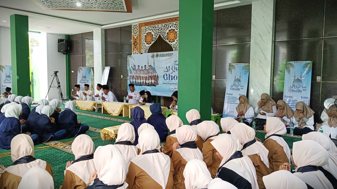 Menghafal dalam Sekali Duduk, 28 Siswa Passion Religi MTsN 3 Jombang Ikuti Tasmi’ 3–5 Juz