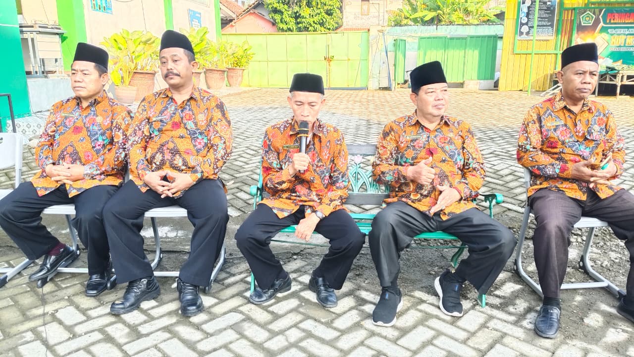 Menguatkan Silaturrahim dalam Nuansa Halal Bi Halal di MTsN 3 Jombang Bahrul Ulum Tambakberas