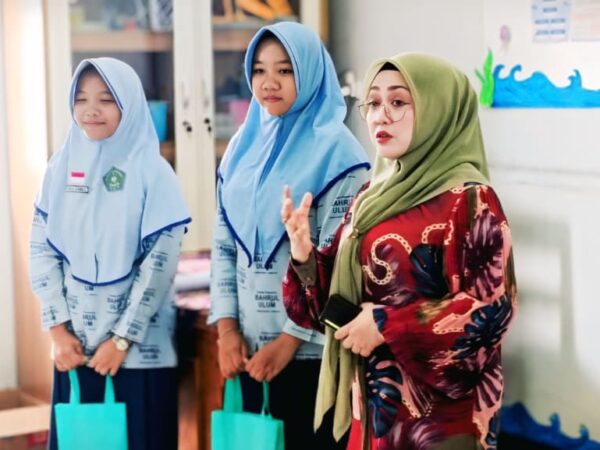 Kunjungan Tenaga Ahli Menko Pangan di MTsN 3 Jombang, Siswa Dapat Edukasi Gizi Seimbang