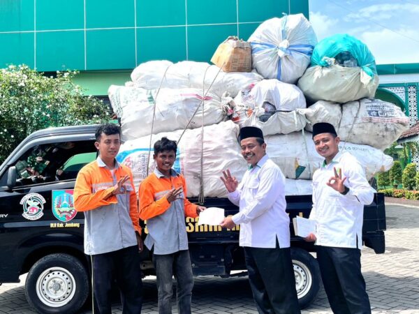 MTsN 3 Jombang Berpartisipasi dalam Gema Sajadah 2026, Salurkan Sampah Bernilai Ekonomi