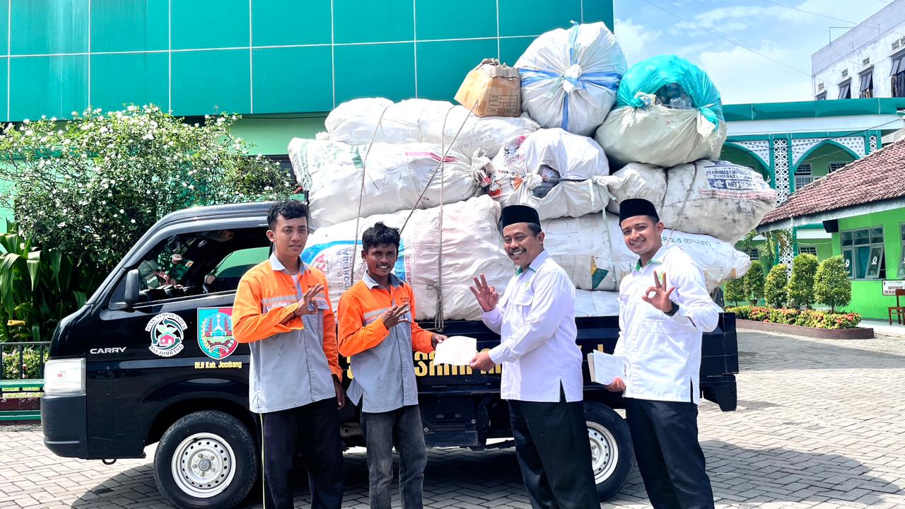 MTsN 3 Jombang Berpartisipasi dalam Gema Sajadah 2026, Salurkan Sampah Bernilai Ekonomi